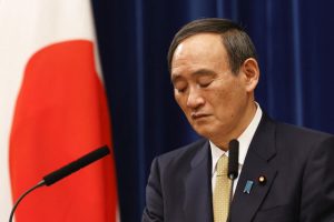 Јапонскиот премиер се извини за скапите вечери на кои трошел неговиот син