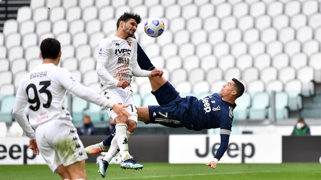 Јувентус нема да го отпуштат Пирло, ниту да го продадат Роналдо