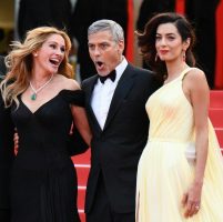 Амал ѝ е љубоморна на Џулија Робертс, му забранила на Џорџ Клуни да работи со неа