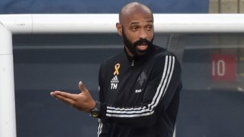 Анри ги напушта социјалните мрежи поради расизмот