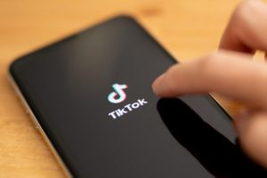 Земја со 33 милиони корисници на TikTok ја забрани апликацијата