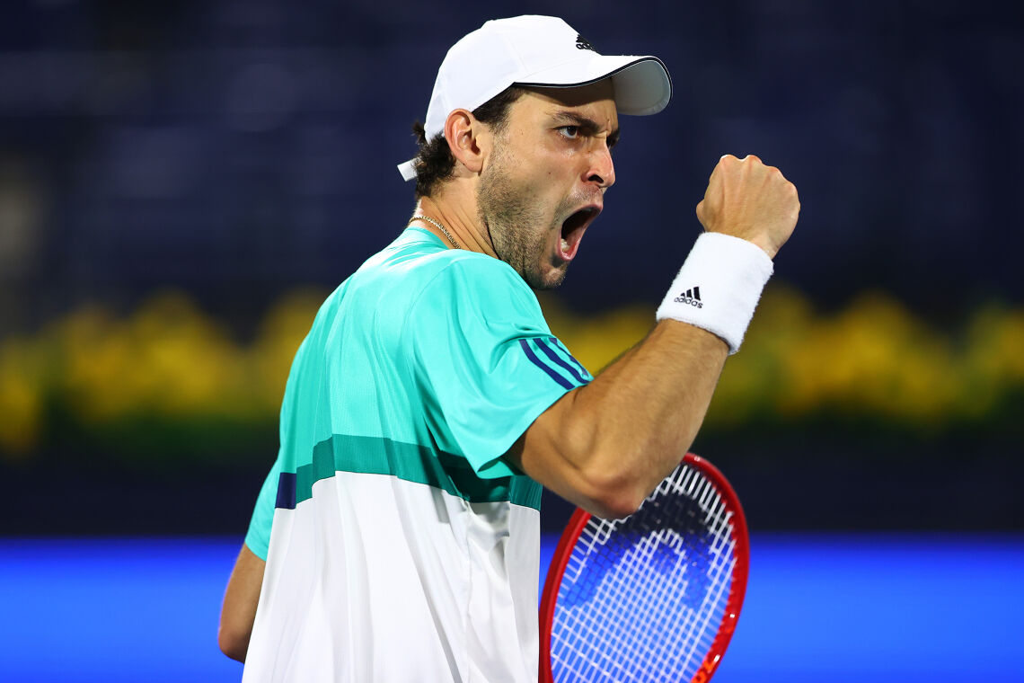 Изненадување во Дубаи – Карацев и Херис ќе се борат за титулата