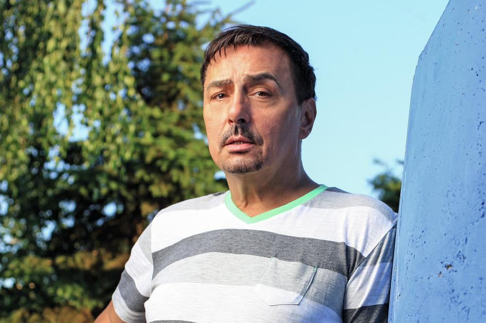 Кеба почна со алтернативна медицина: Од музиката нема леб