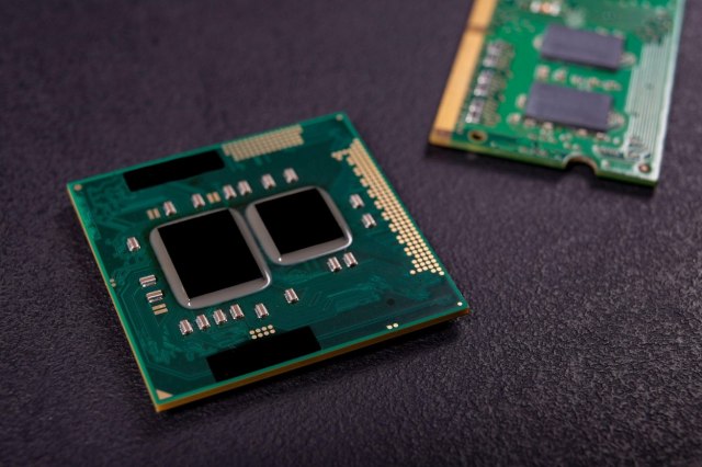 Направенa RAM меморија од 512 GB: Двојно побрза, а троши помалку сила