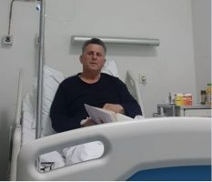 Поради компликации од Ковид-19, Шабан Трстена хоспитализиран во болница