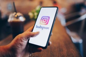 Instagram воведува нова алатка во борба против говорот на омраза