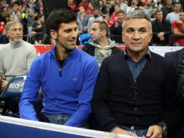 Ѓоковиќ во одбрана на својот татко по нападите кон Федерер