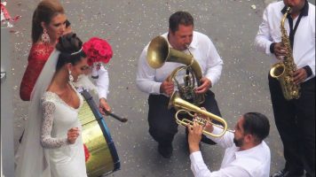 Ќе мора да му ги измиеш нозете на свекорот на првата брачна ноќ: Холанѓанка се омажи во Белград