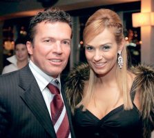 Бившата на Лотар Матеус со порно снимка уценувала англискa фудбалска ѕвезда, трофеен клуб ја исплатил Маријана со 100.000 евра и „Мерцедес“ за да молчи