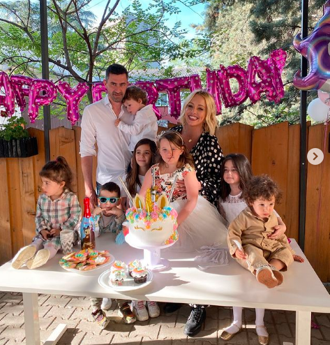 (Видео) Музика, торта и одлично друштво за Хана, Тамара ѝ славеше роденден на ќерката