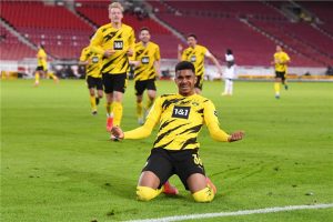 Деби гол на тинејџерот Кнауф – Дортмунд победија во Штутгарт