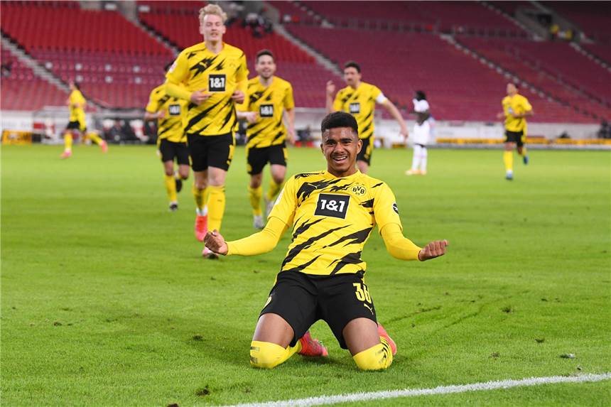 Деби гол на тинејџерот Кнауф – Дортмунд победија во Штутгарт