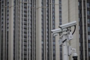 ЕК ќе забрани користење на вештачка интелигенција за надзор врз луѓе