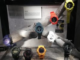Прв G-Shock паметен часовник со дисплеј во боја