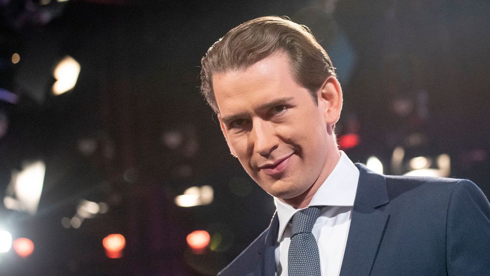 (Фото) Курц му испраќал бакнежи на секретарот, геј афера ја тресе австриската влада