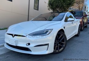 Tesla почнува со масовно производство на најбрзиот автомобил во светот