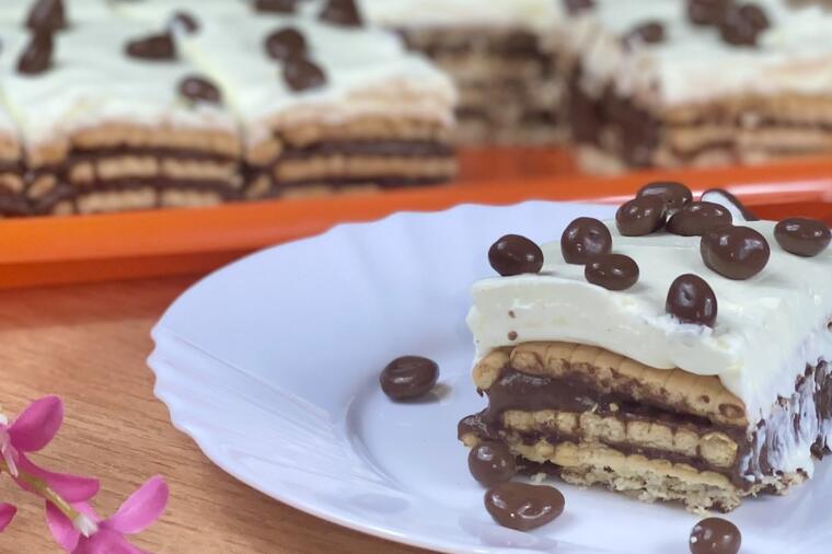 Брза кекс торта - Reporter.mk