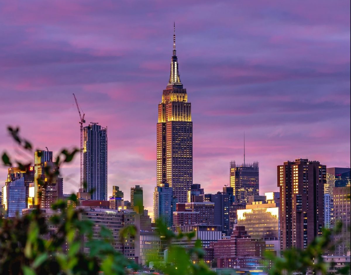 (Видео) Емпајер стејт билдинг го прослави својот 90. јубилеј