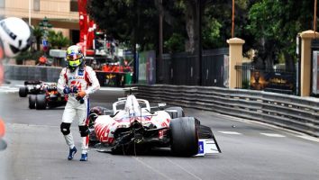 (Видео) Синот на Шумахер го искрши болидот во Монако