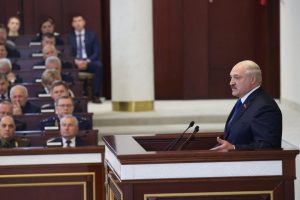 Го пренасочив авионот за да заштитам животи, рече Лукашенко и го обвини уапсениот новинар дека планирал крваво востание
