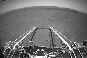 Кинескиот ровер ги испрати првите фотографии од Марс