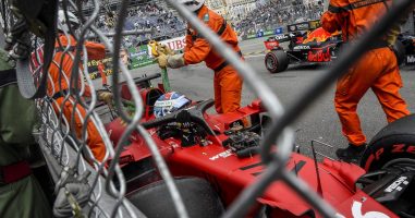 Мерцедес лути на Ферари и Леклер, бараат промена на правилата