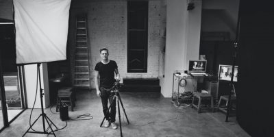 Брајан Адамс ќе го слика новиот календар на „Пирели“