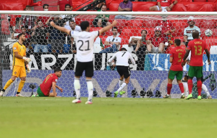 Два авто-гола, неславен рекорд на европските првенства