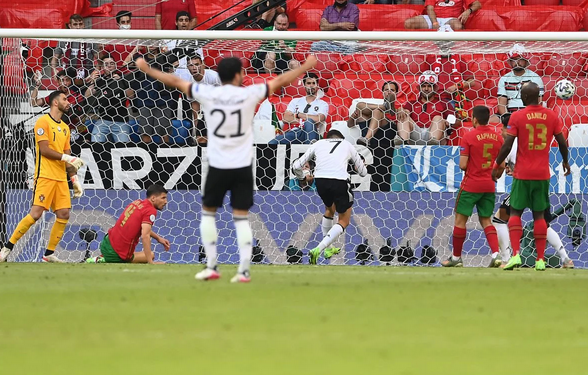 Два авто-гола, неславен рекорд на европските првенства