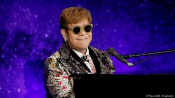 Елтон Џон тргнува на проштална турнеја