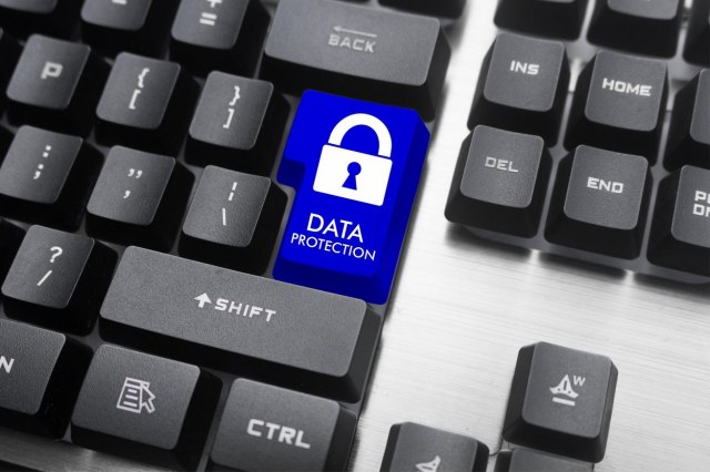 Затворена најголемата продавница на украдени податоци