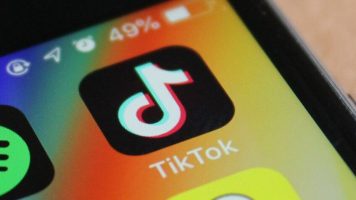 Илјадници родители од Холандија бараат отштета од TikTok