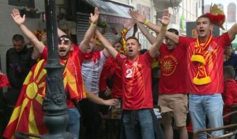Македонциве се луди, пеат и играат на пороен дожд, пишуваат романските новинари