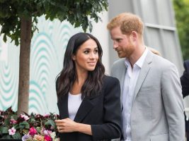 Меган му се заканила на Хари со развод