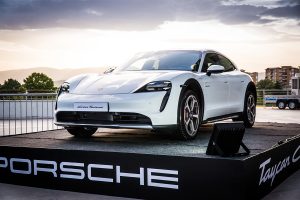 Ослободени електрични перформанси: Претставен новиот Porsche Taycan Cross Turismo