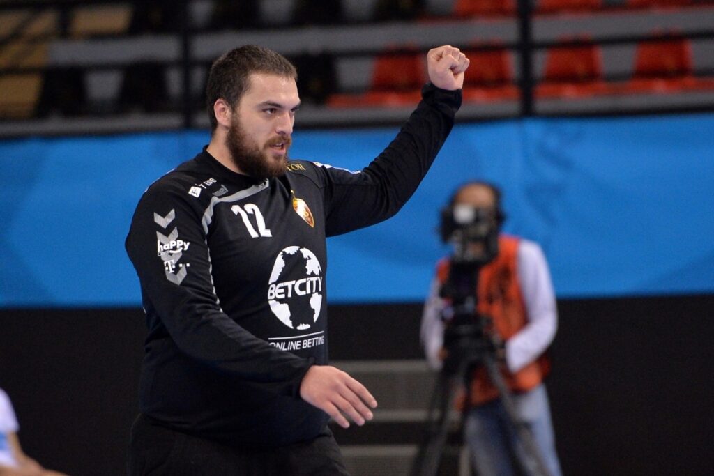 Страхиња Милиќ дава попуст во својот ресторан во Белград на сите што навиваат за Македонија на ЕП