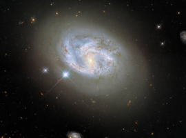 Телескопот Хабл сними моќна фотографија од необична галаксија