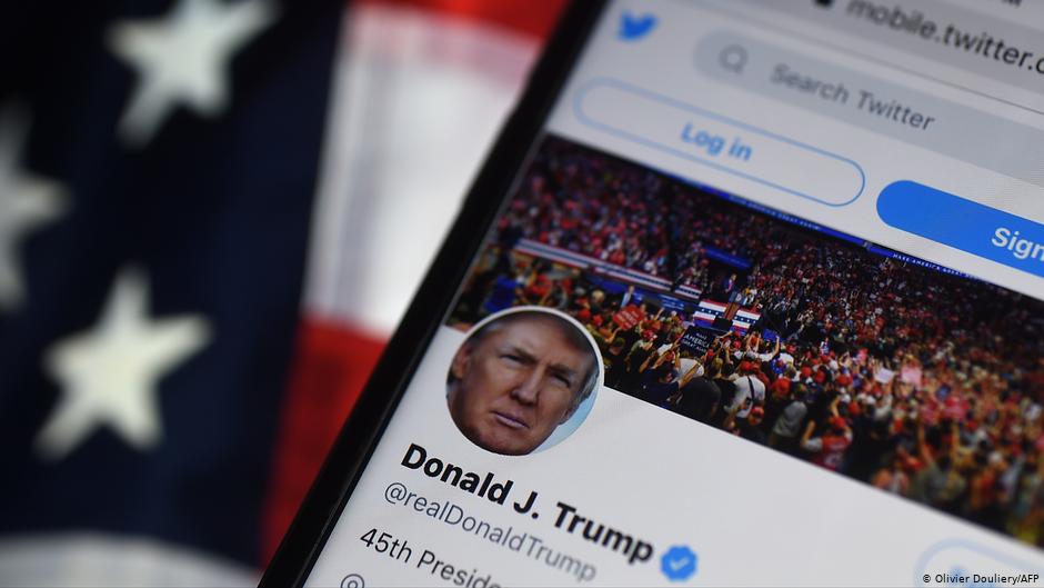 Трамп суспендиран од Facebook и Instagram на две години
