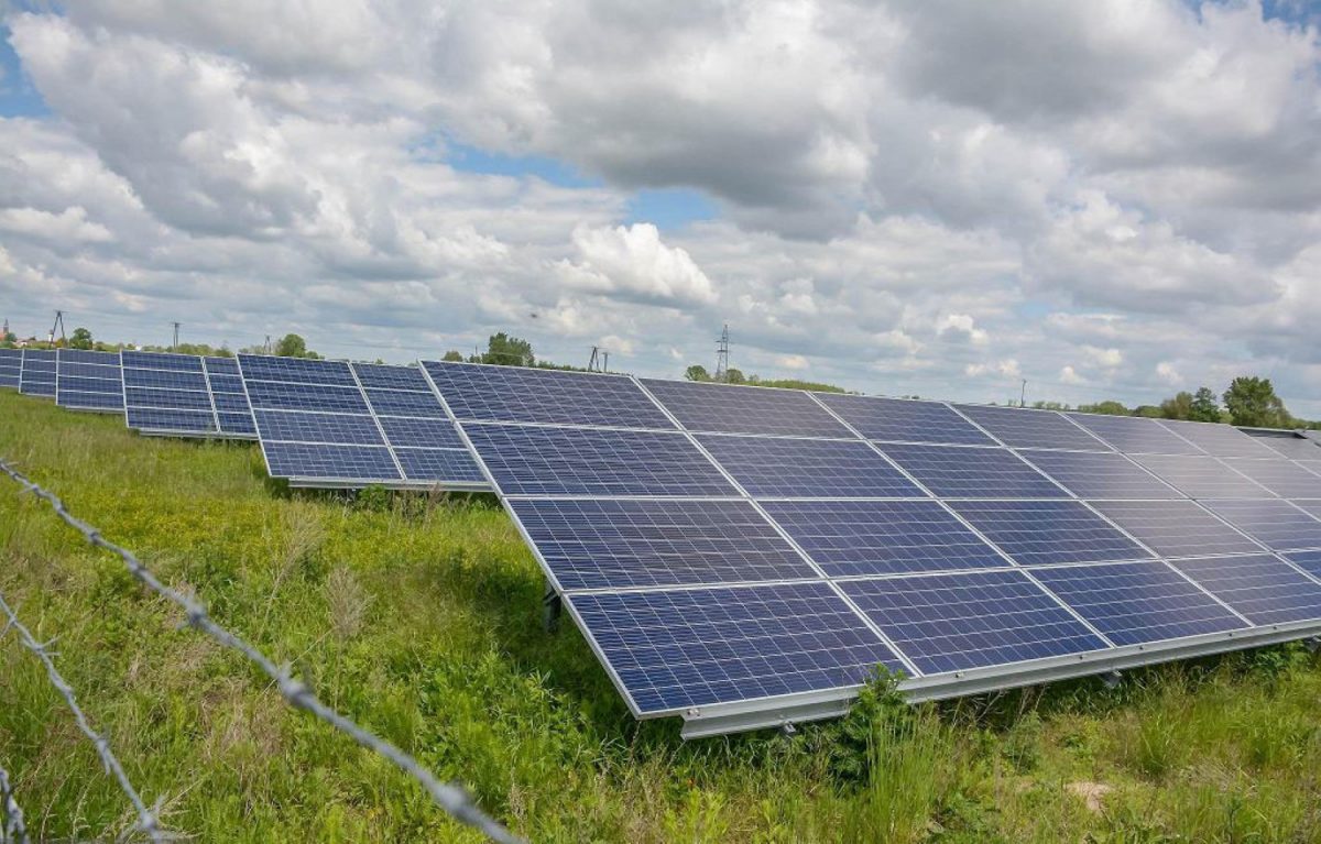 Холандската влада сака да инсталира соларни панели покрај автопатите