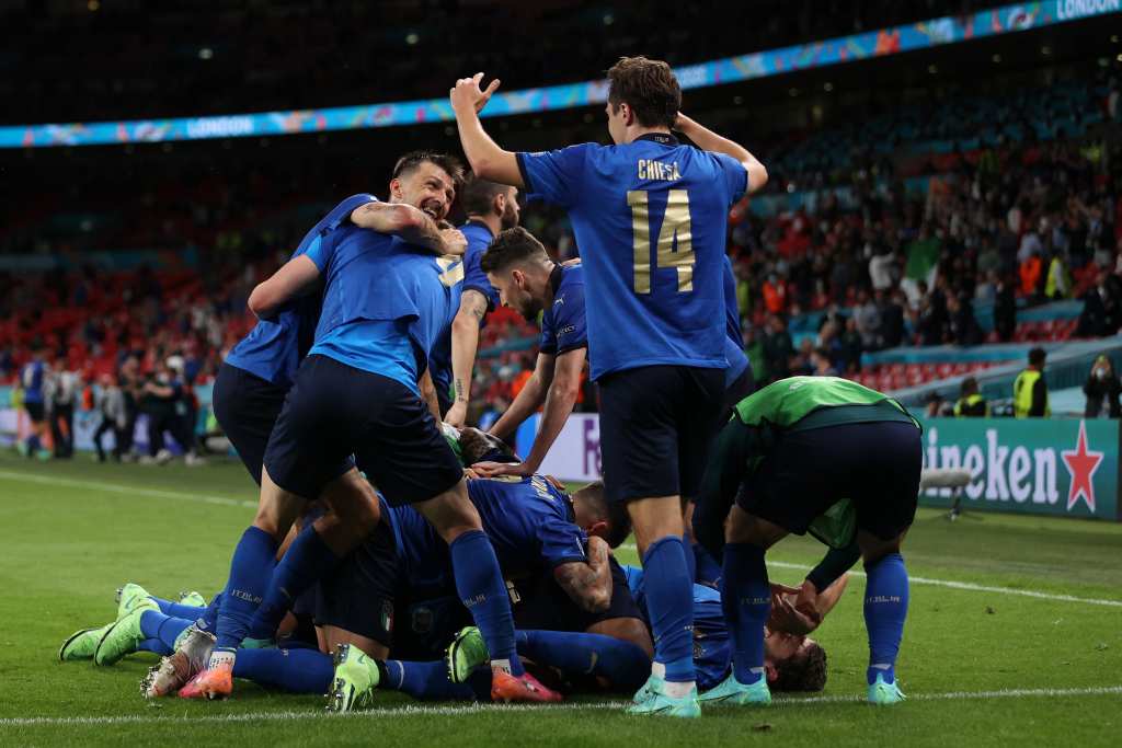„Аѕурите“ во продолженијата ја „решија“ Австрија за четврт-финале