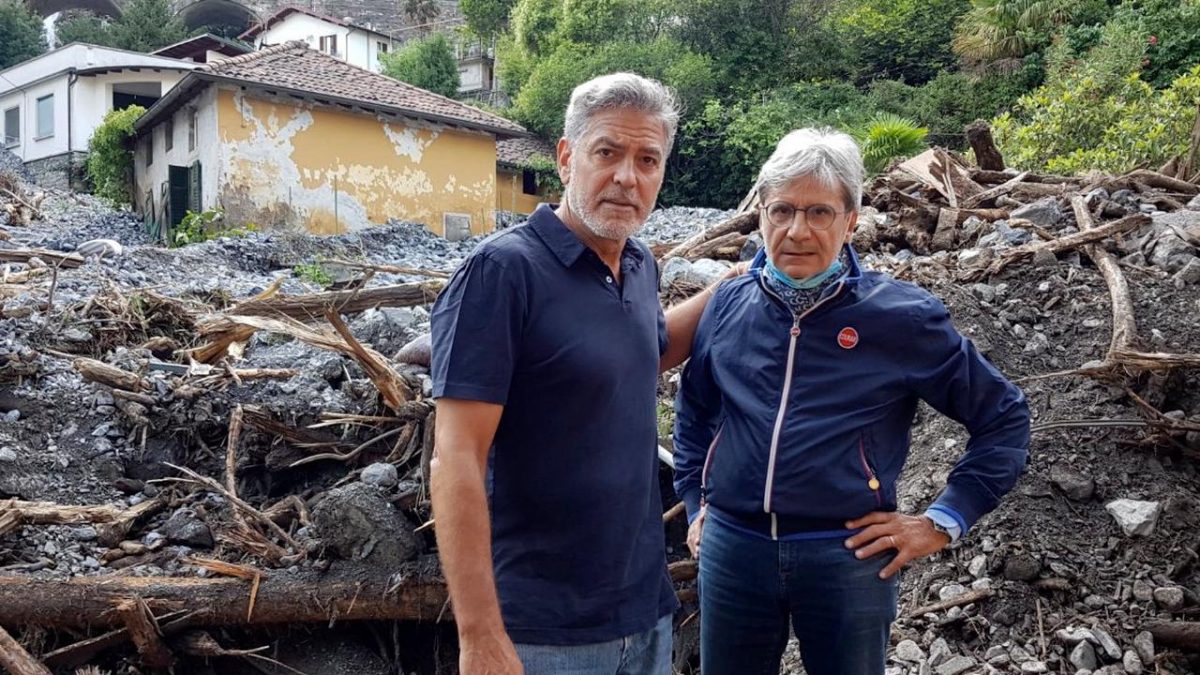 (Видео) Џорџ Клуни им помага на Италијанците по катастрофалните поплави кај езерото Комо: Многу е полошо отколку што мислиме