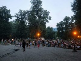 (Видео) Летно кино и пикник под отворено небо: Скопје ЗОО направи забава за целото семејство