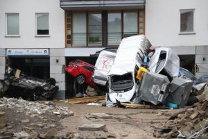 (Видео) По Германија и Австрија е под вода, невремето предизвика голем број одрони и надојдени реки