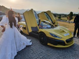 Се ожени хрватскиот иноватор Мате Римец: Свадба во природа со стаклен шатор за сопственикот на најбрзиот автомобил