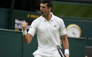 „Англичаните ги мразат Србите“, се жалат навивачите на Ѓоковиќ оти не ги пуштиле со знамиња на Вимблдон