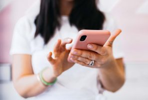 Во просек поминуваме 9 години од животот користејќи мобилен телефон, откриваат аналитичарите