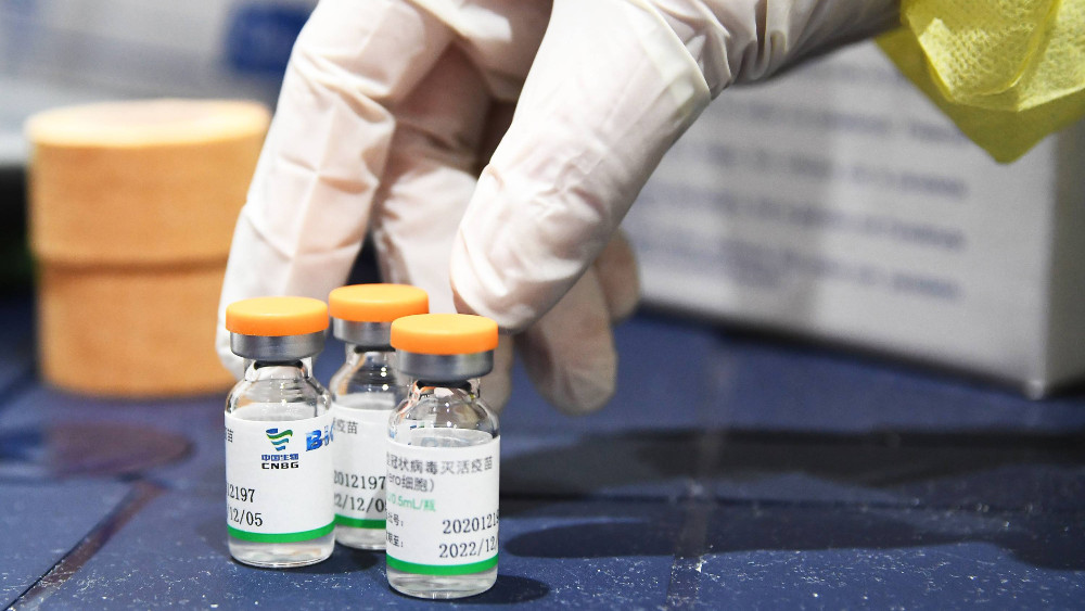 Колкава е ефикасноста на вакцината Синофарм и што ќе биде со примање на трета доза?