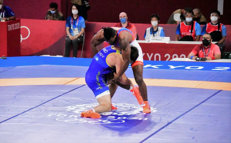 Нуров поразен во четврт-финалето