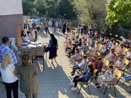 Credissimo на првиот училиштен ден израдува повеќе од 550 првачиња во Македонија