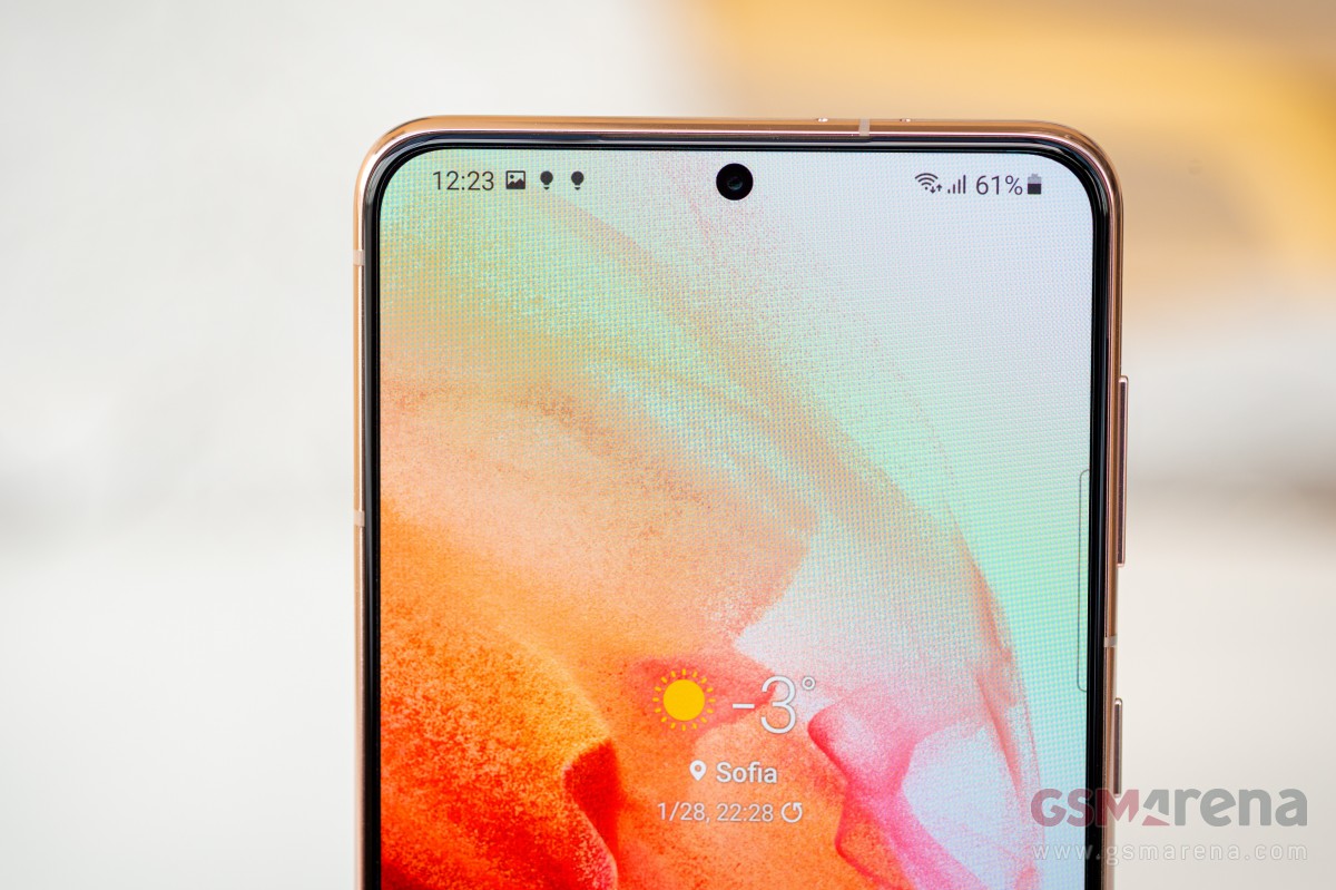 Samsung Galaxy S22 серијата нема да има камери под екранот?